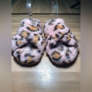 ‎Open toed toms slippers